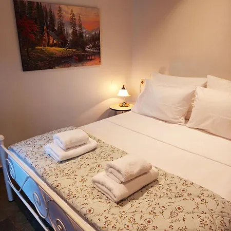 Aggelos Gardenhouse Of Volos