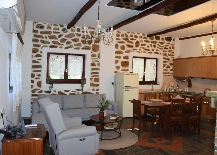 Aggelos Gardenhouse Of